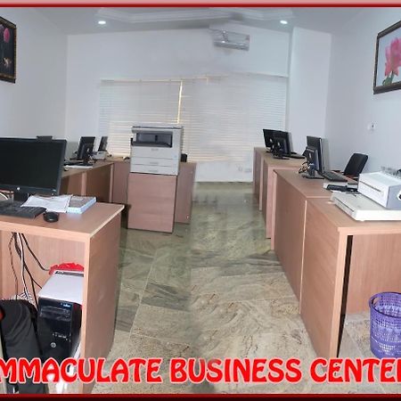 奥韦里完美皇家国际酒店 Owerri 外观 照片