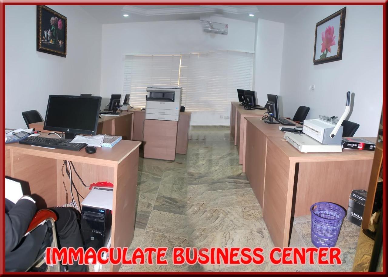 奥韦里完美皇家国际酒店 Owerri 外观 照片