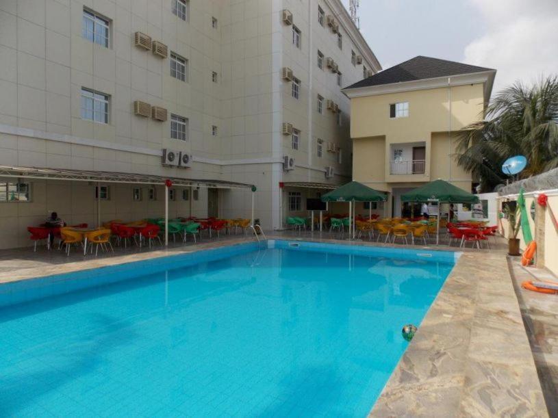 奥韦里完美皇家国际酒店 Owerri 外观 照片